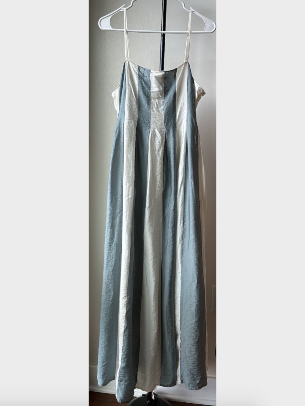 Madewell Pleated Midi Dress in Overcast (Blue and White Stripe) - Size 6 - Picture 5 of 16